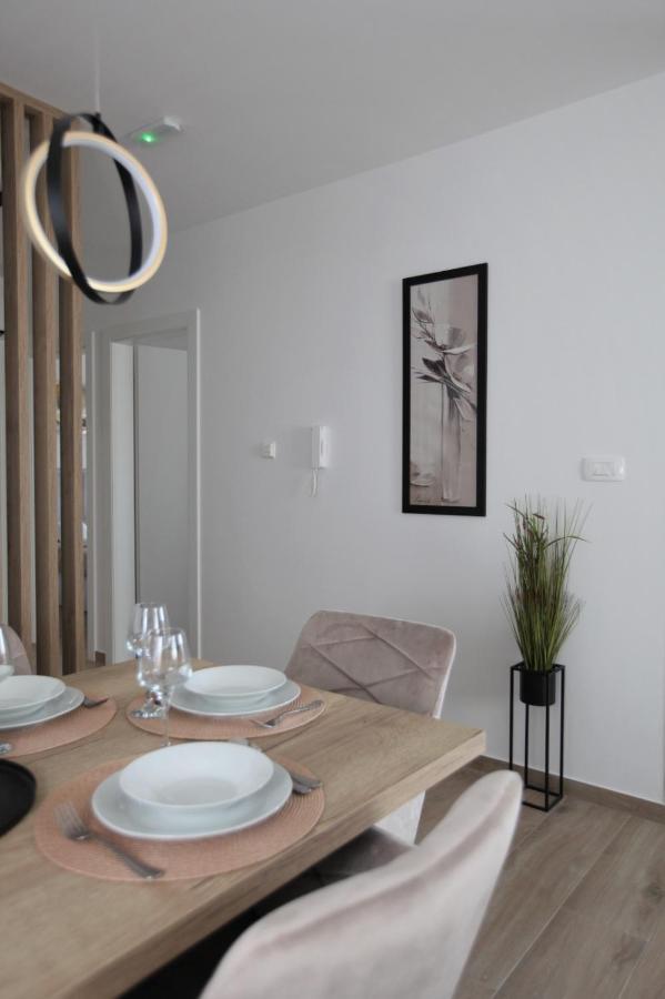 Apartment Sweet Dreams Trogir Exterior foto